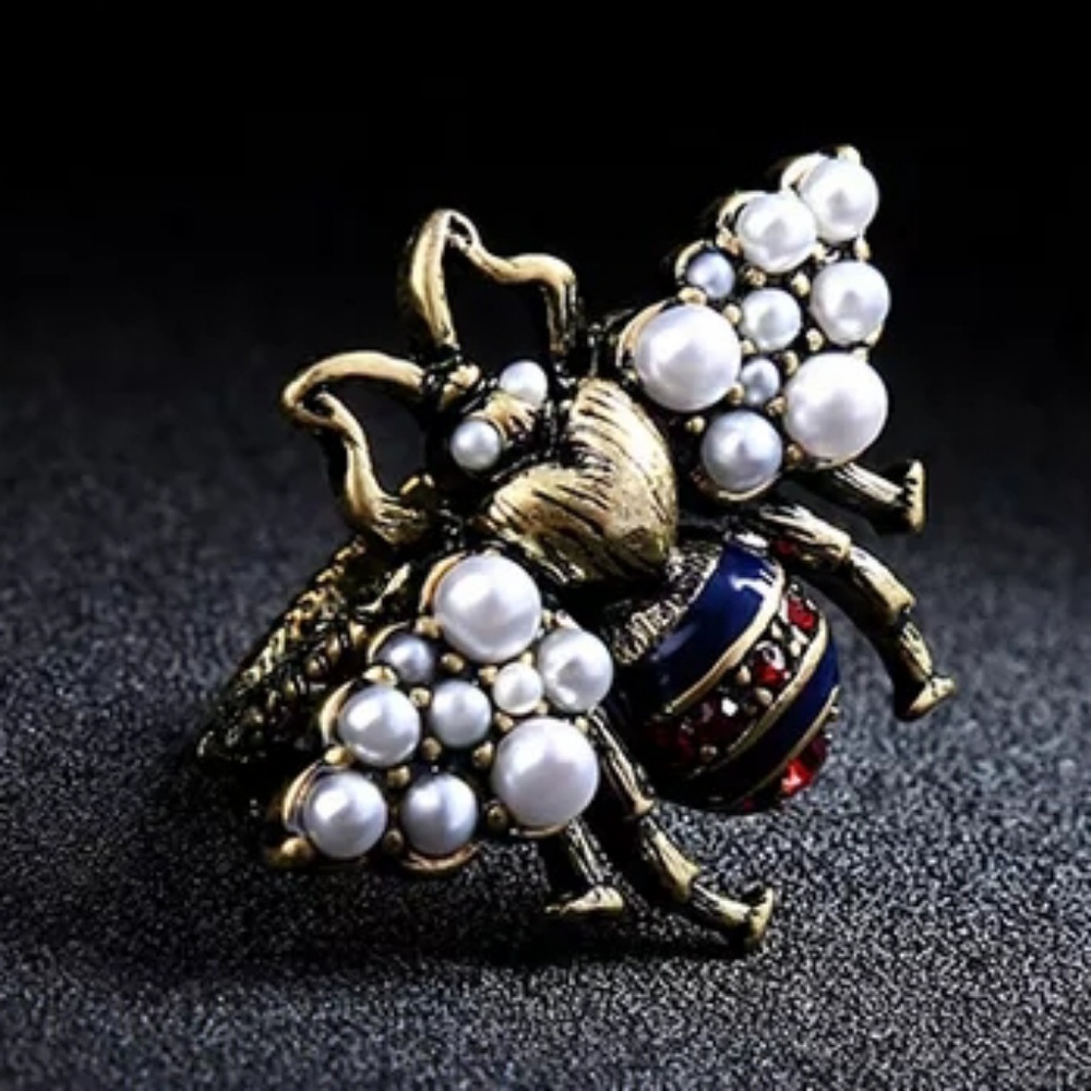 Stunning Large Statement Coctail Bee Bug Ring - Picture 5 of 8